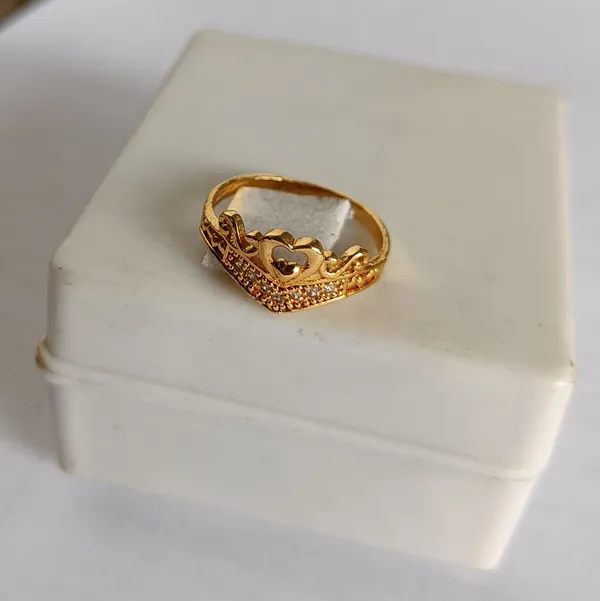 Gold_Tone_Heart_Charm_Bangle_for_Women