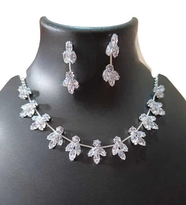 Silver-Tone_Crystal_Leaf_Necklace_Set_for_Women