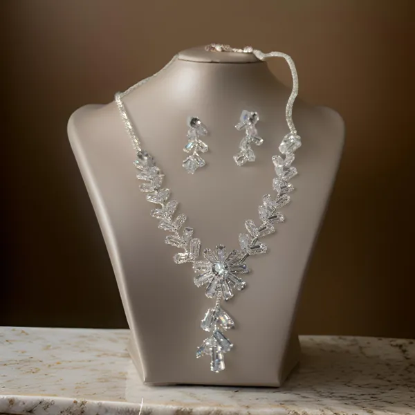 Silver_Tone_Crystal_Necklace_And_Earrings_Set_for_Women