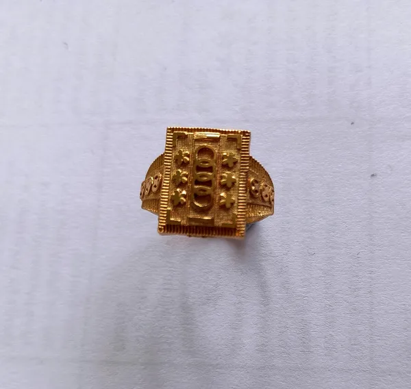 Gold_Tone_Ornate_Signet_Ring_for_Men