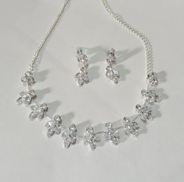 Silver-Tone_Crystal_Leaf_Necklace_Set_for_Women