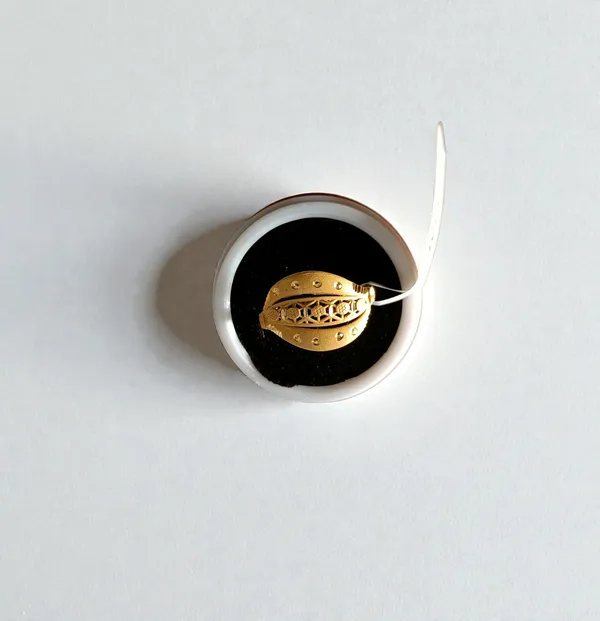 Gold-Tone_Ornate_Ring_for_Women