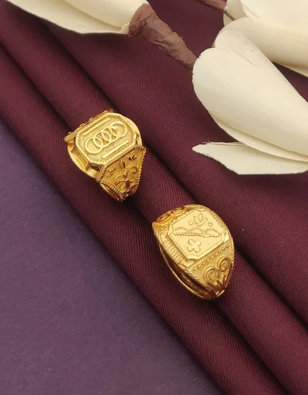 Gold_Tone_Engraved_Signet_Ring_for_Men