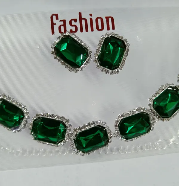 Green_Silver-Tone_Stone_Necklace_Set_for_Women