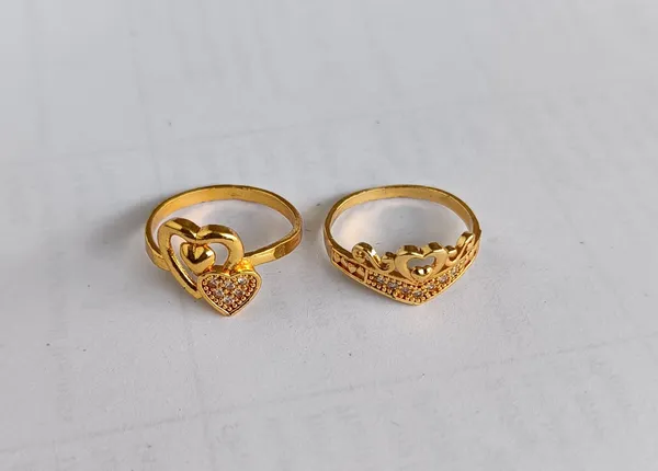 Gold_Tone_Heart_Charm_Bangle_for_Women