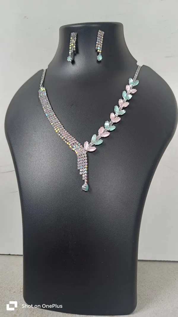 Multicolor_Crystal_Necklace_Set_for_Women