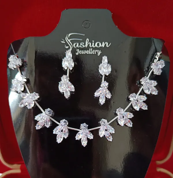 Silver-Tone_Crystal_Leaf_Necklace_Set_for_Women