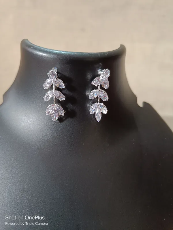 Silver-Tone_Leaf_Design_Necklace_And_Earrings_Set_for_Women