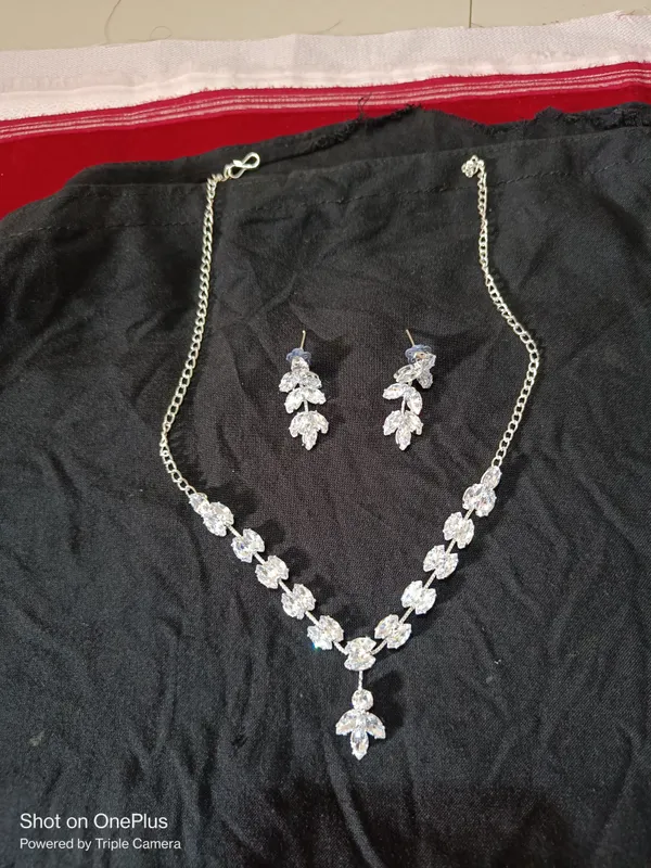 Silver-Tone_Leaf_Design_Necklace_And_Earrings_Set_for_Women