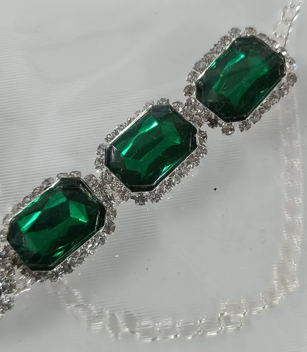 Green_Silver-Tone_Stone_Necklace_Set_for_Women