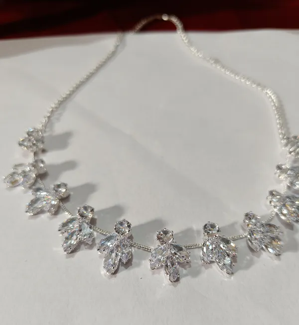 Silver-Tone_Crystal_Leaf_Necklace_Set_for_Women