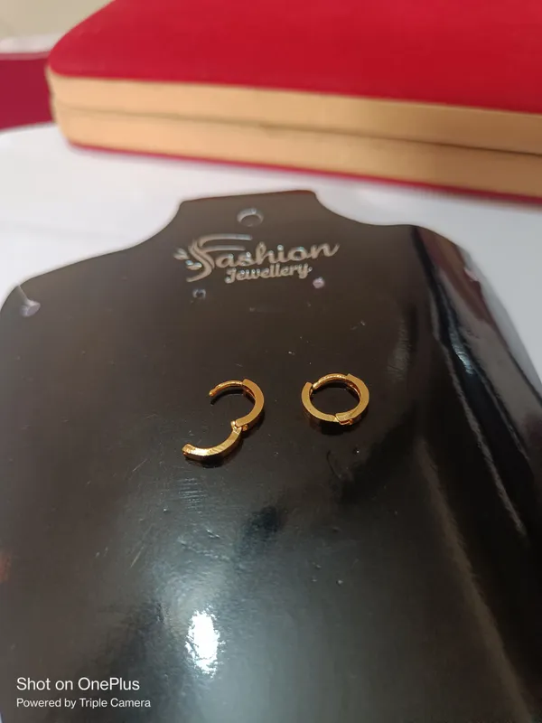 Gold_Tone_Black_Accent_Hoop_Earring_for_Women