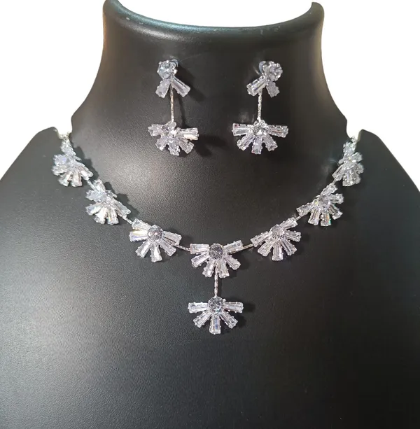 Silver_Tone_Crystal_Floral_Necklace_Set_for_Women