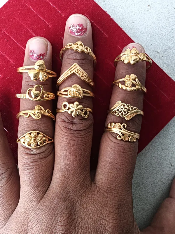 Gold_Tone_Decorative_Ring_Set_for_Women