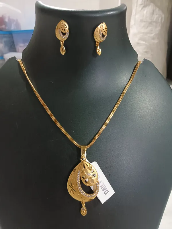 Gold_Tone_Pendant_Necklace_And_Earrings_Set_for_Women