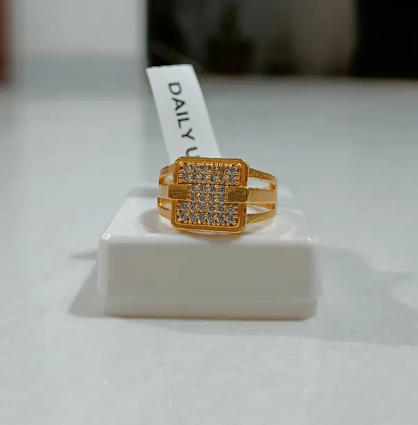 Gold_Tone_Crystal_Detail_Statement_Ring_for_Men