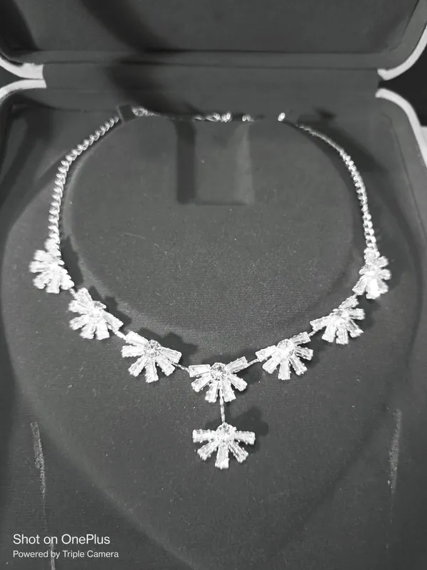 Silver_Tone_Crystal_Floral_Necklace_Set_for_Women