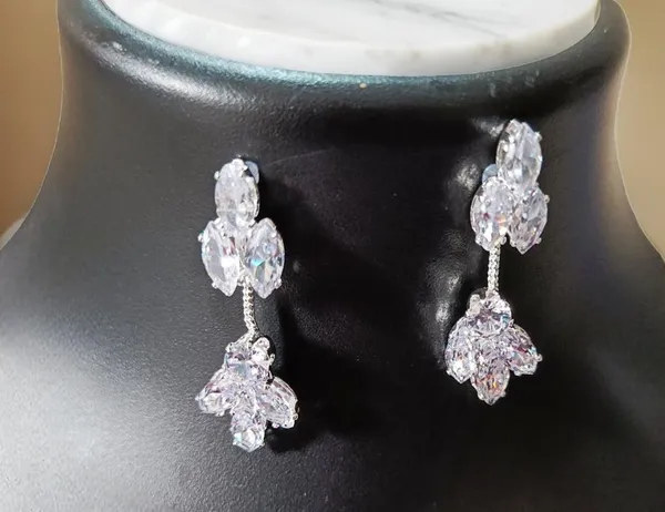 Silver-Tone_Crystal_Leaf_Necklace_Set_for_Women