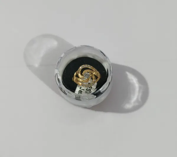 Gold-Tone_Crystal_Interwoven_Ring_for_Women
