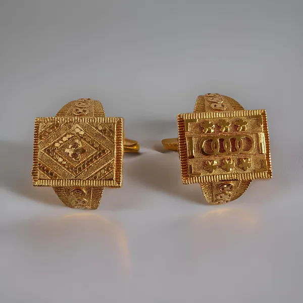 Gold_Tone_Ornate_Signet_Ring_for_Men