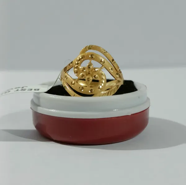 Gold_Tone_Ornamental_Statement_Ring_for_Women
