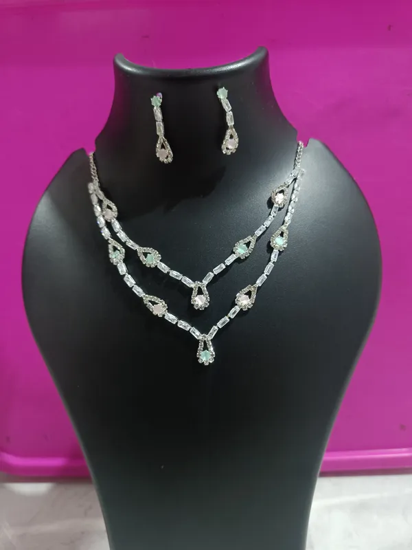 Silver_Tone_Layered_Necklace_Set_for_Women