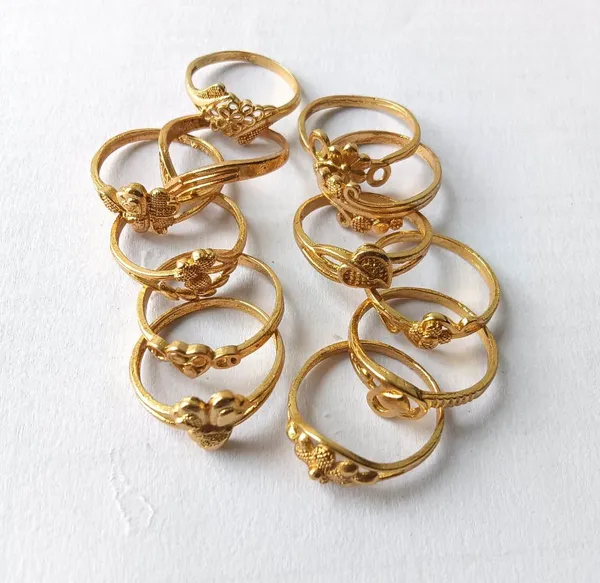 Gold_Tone_Floral_Geometric_Multi_Design_Ring_Set_For_Women