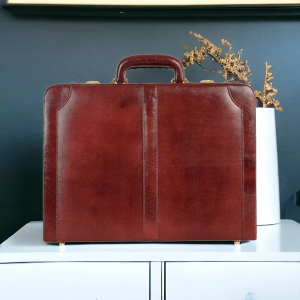 Brown_Leather_Laptop_Briefcase_For_Unisex