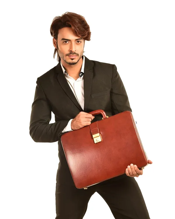 Genuine_Leather_Laptop_Briefcase