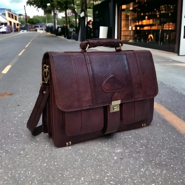 Leather_Laptop_Messenger_Bag_For_Men