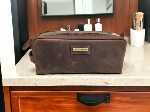 Leather_Toiletry_Bag_For_Men