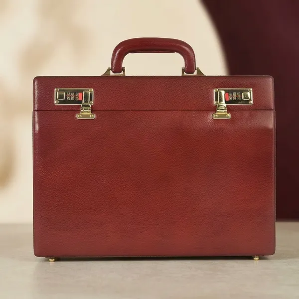 Brown_Leather_Executive_Briefcase_For_Unisex
