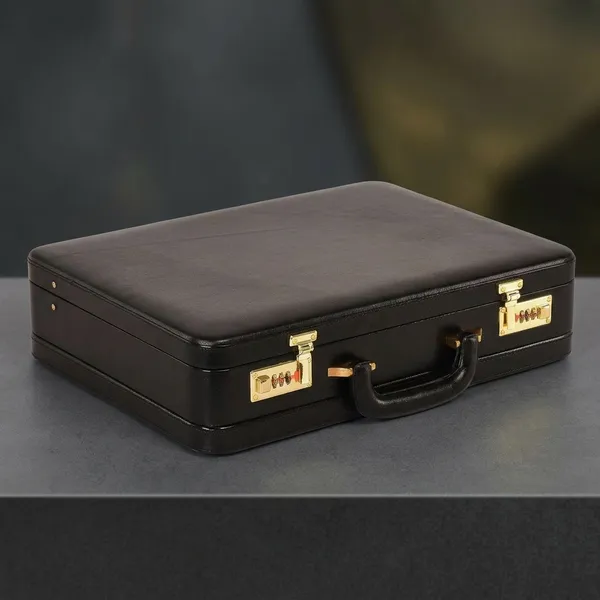 Black_Leather_Expandable_Briefcase_For_Unisex