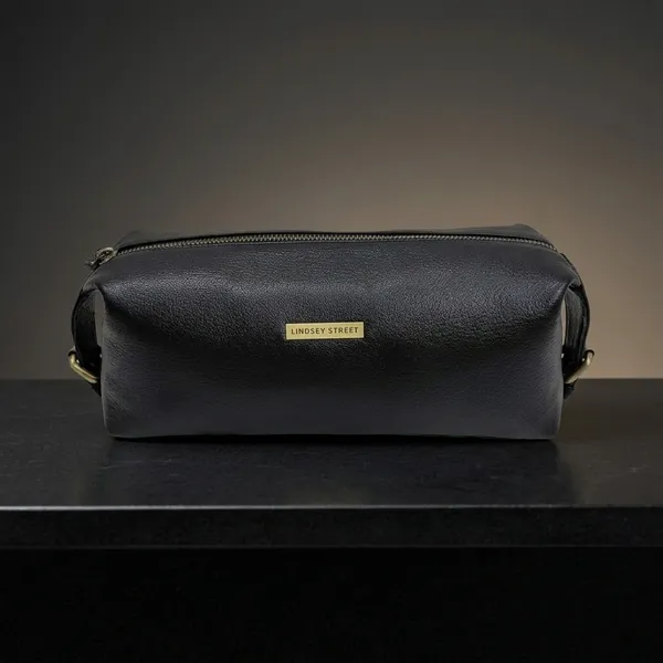 Black_Leather_Toiletry_Bag_For_Travel