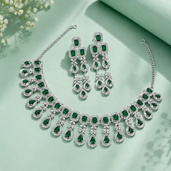 Green_Stone_Necklace_Set_With_Earrings_And_Maang_Tikka