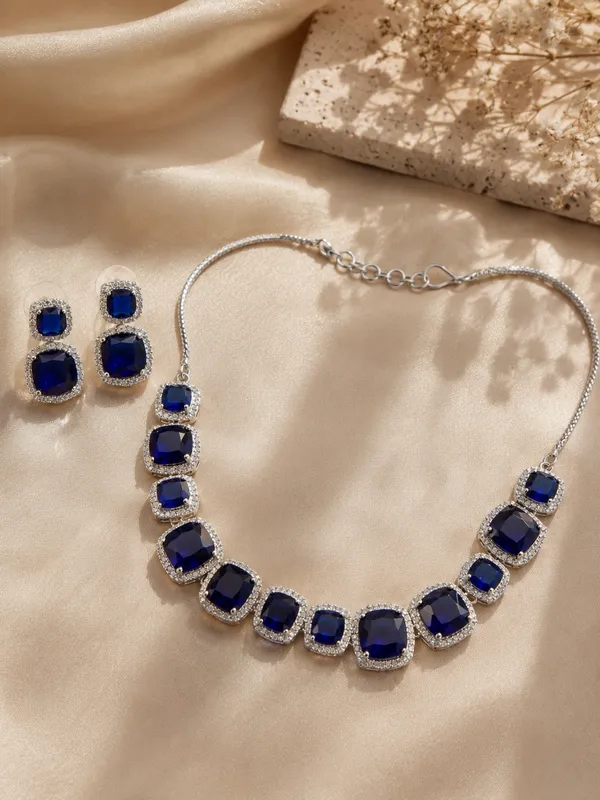 Royal_Sapphire_Halo_Necklace_Set_For_Women