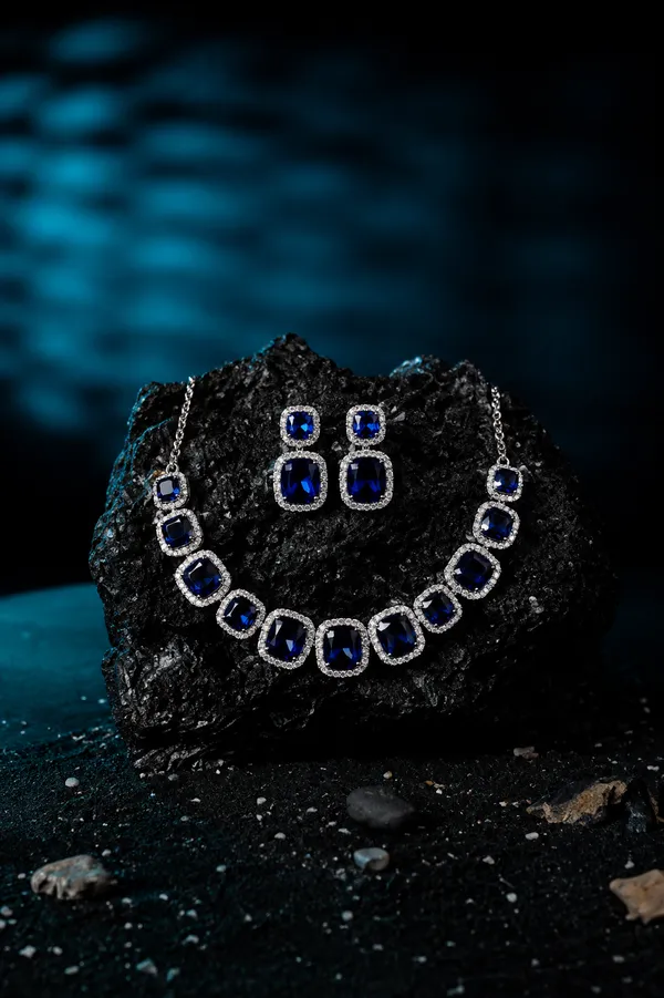Royal_Sapphire_Halo_Necklace_Set_For_Women