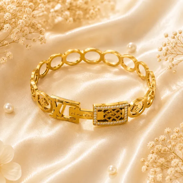 Gold_Tone_Chain_Link_Bracelet_for_Women