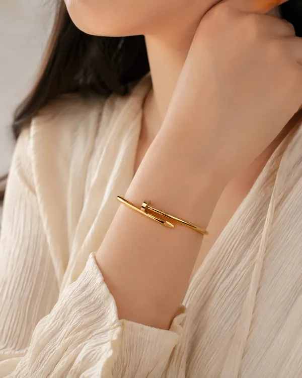 Gold-Plated_Nail_Design_Bracelet