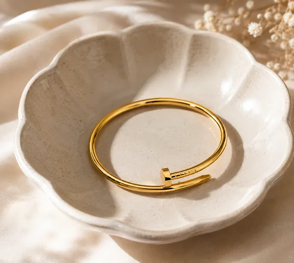 Gold-Plated_Nail_Design_Bracelet