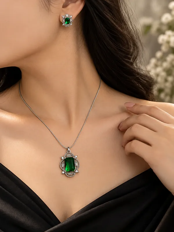 Emerald_Royale_Jewellery_Set