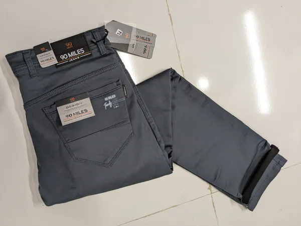 Grey_Denim_Straight_Fit_Jeans_for_Men