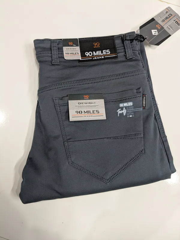 Grey_Denim_Straight_Fit_Jeans_for_Men