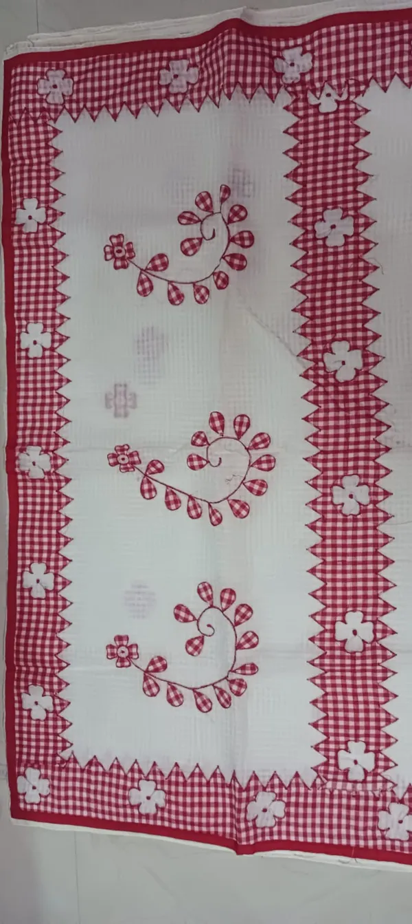 Red_Checked_Peacock_Motif_Table_Runner_saree