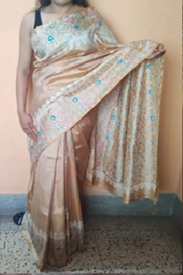 Beige_Floral_Embroidered_Saree_for_Women