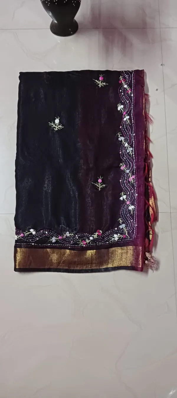Magenta_Embroidered_Ethnic_Saree_for_Women