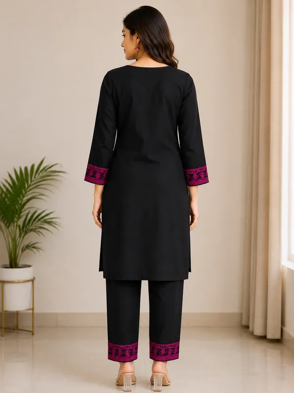 Black_Embroidered_Kurta_Set_for_Women