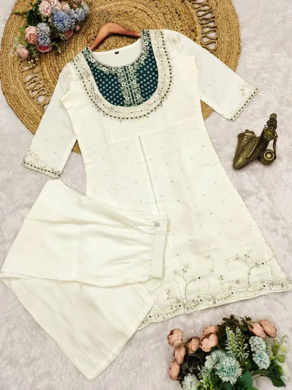Cream_Embroidered_Ethnic_Kurta_Set_for_Women
