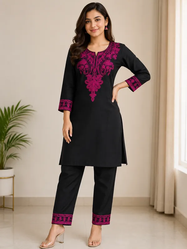 Black_Embroidered_Kurta_Set_for_Women