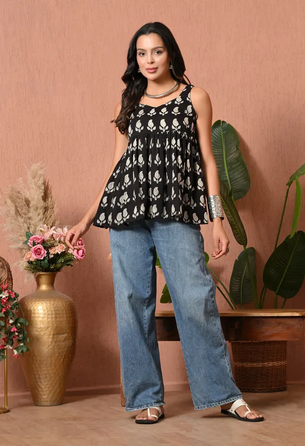Black_Printed_Flared_Top_for_Women